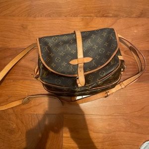 Louis Vuitton LV Saumur 30 Brown Monogram Canvas Shoulder Bag